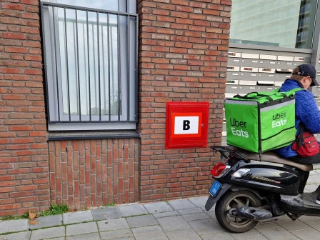 waarvoor dienen die rode kasten aan de buitenkant van gebouwen 2