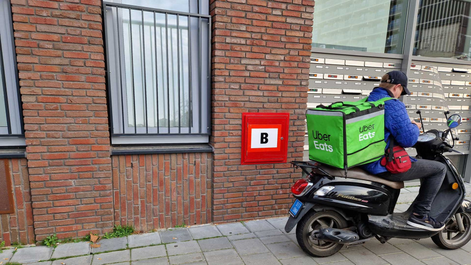 waarvoor dienen die rode kasten aan de buitenkant van gebouwen 2